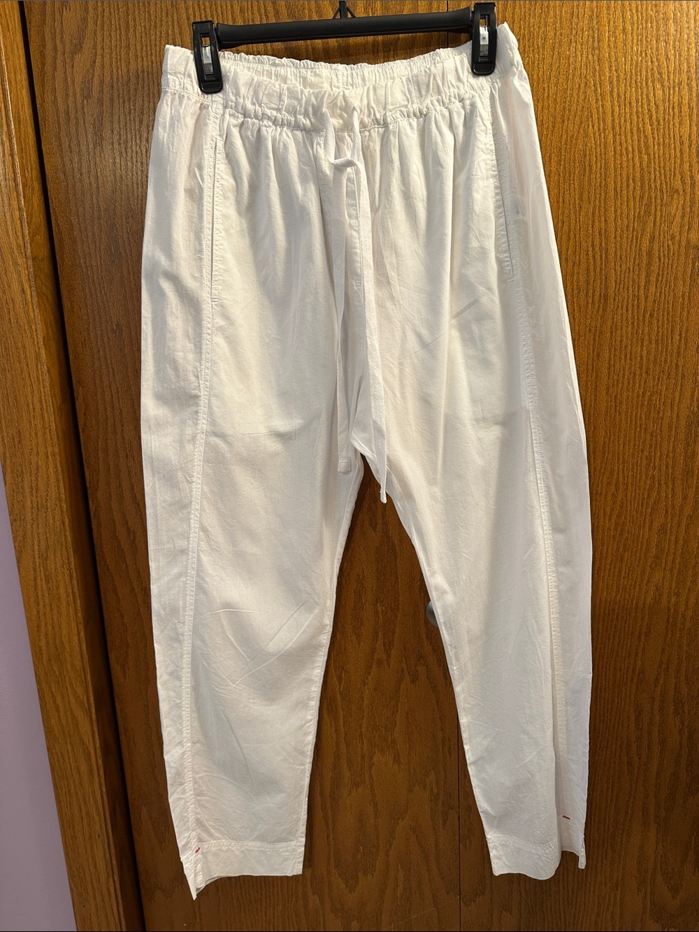 XiRENA Women's White Elastic/drawstring Waist Pants size medium.